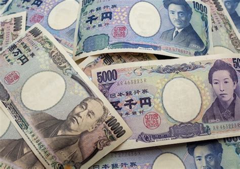 15000 ienes em reais  Assim, para transformar um valor de ienes japoneses para reais, basta usar esta fórmula: Use a calculadora de moedas acima para converter qualquer